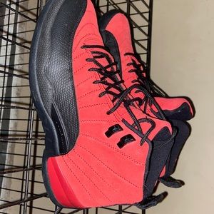 I am selling a pair of Jordans worn once.